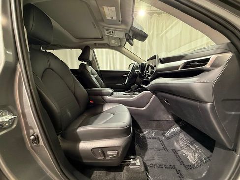 Certified 2025 Toyota Highlander XLE AWD/4WD image 24