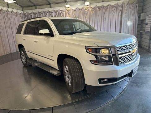 Used 2018 Chevrolet Tahoe LT w/ LT Signature Package RWD image 3