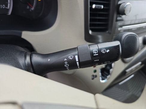 Used 2011 Toyota Sienna LE image 24