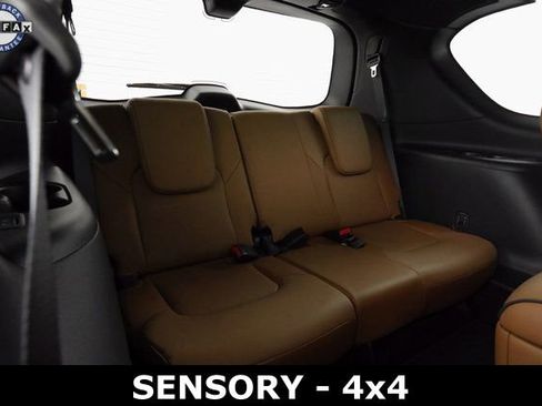 Used 2022 INFINITI QX80 Sensory image 22