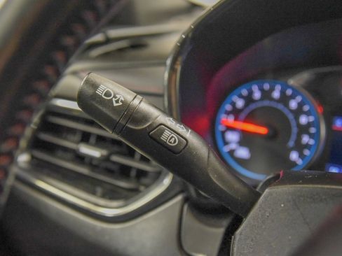 Used 2022 Chevrolet Equinox RS w/ RS Leather Package image 28