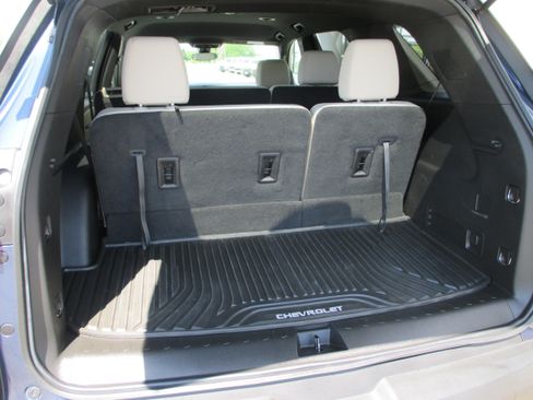 Used 2023 Chevrolet Traverse LS FWD image 10