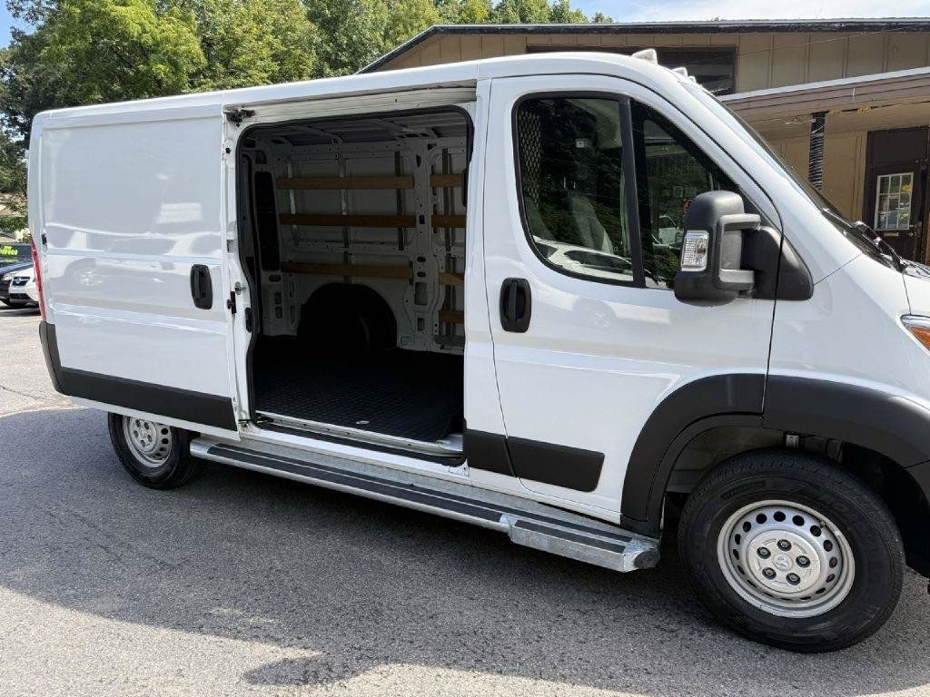 Used 2025 RAM ProMaster 2500 w/ U-Haul Equipment Group FWD image 22