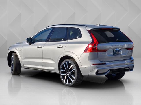 Certified 2025 Volvo XC60 T8 Ultra w/ Protection Package Premier image 4