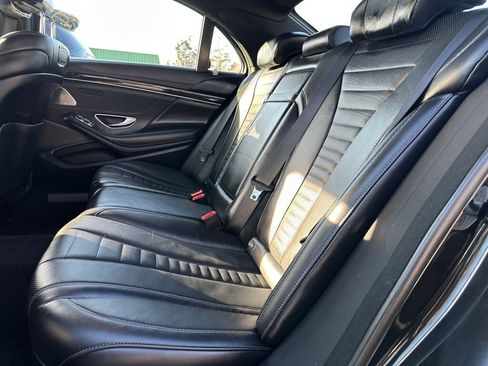 Used 2019 Mercedes-Benz S 560 4MATIC Sedan w/ Premium Package image 23
