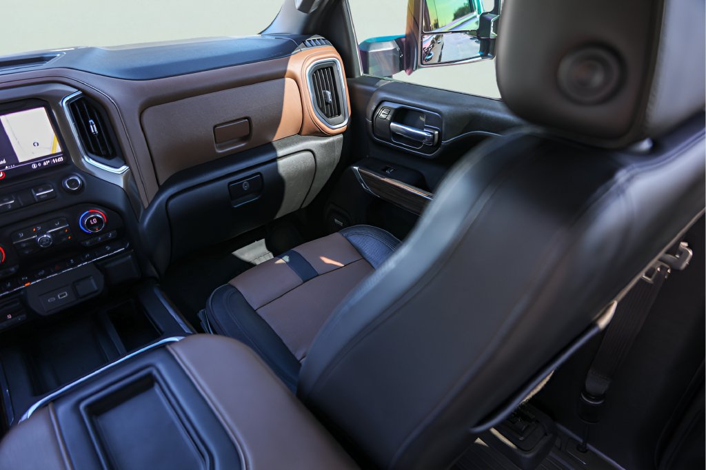 Used 2021 Chevrolet Silverado 2500 High Country w/ Z71 Off-Road Package AWD/4WD image 30