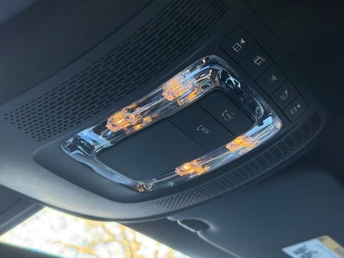 Used 2021 Mercedes-Benz GLB 250 250 image 23