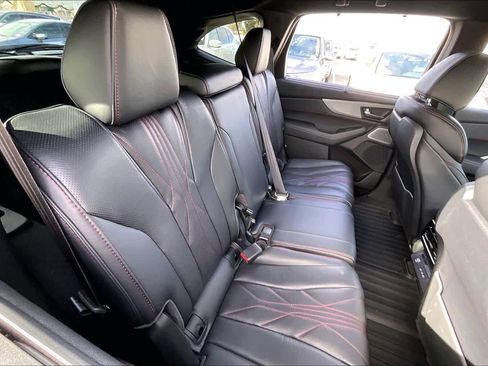 Used 2025 Acura MDX A-Spec image 29