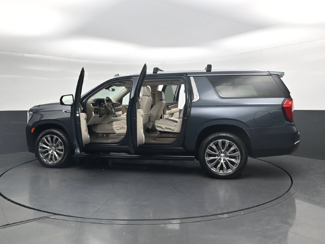 Used 2021 GMC Yukon XL Denali w/ Denali Premium Package AWD/4WD image 42