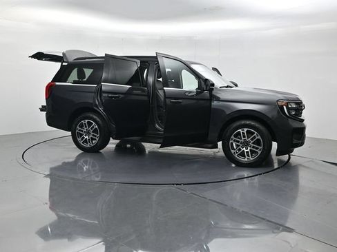 Certified 2025 Ford Expedition Active AWD/4WD image 56