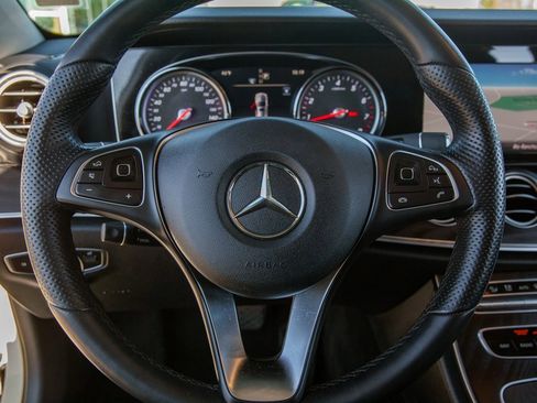 Used 2018 Mercedes-Benz E 300 4MATIC image 17
