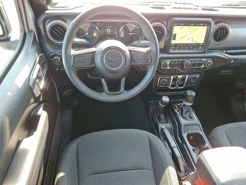 Used 2023 Jeep Wrangler Unlimited w/ Cold Weather Group image 11