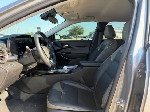 Used 2025 Chevrolet Trax ACTIV w/ Driver Confidence Package FWD image 14