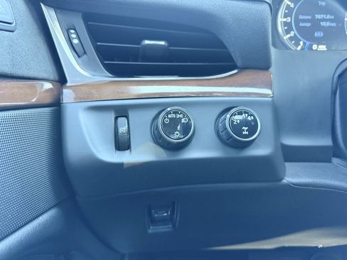 Used 2018 Cadillac Escalade Premium Luxury image 69