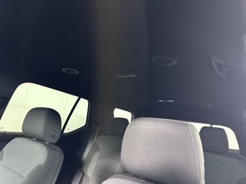 Used 2023 Chevrolet Traverse LT image 12