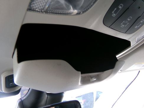 Used 2022 Chrysler Pacifica Limited FWD image 39