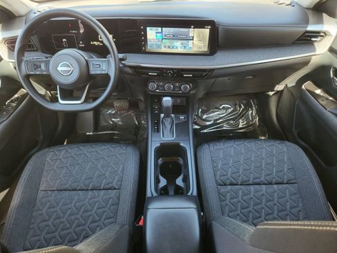 Certified 2025 Nissan Kicks SV image 11