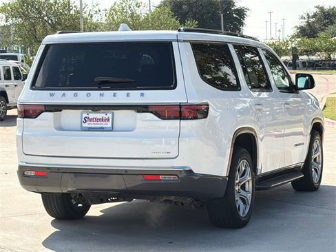Used 2022 Jeep Wagoneer Series II image 8