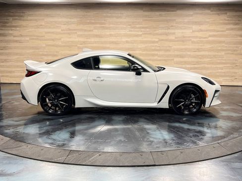 Used 2024 Toyota GR86 Premium RWD image 27