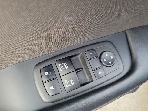 Used 2023 Dodge Challenger SXT image 23