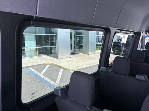 Used 2025 Mercedes-Benz Sprinter 2500 image 14