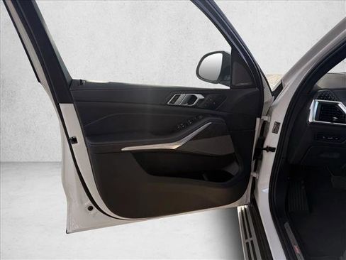 Used 2025 BMW X5 xDrive40i image 12