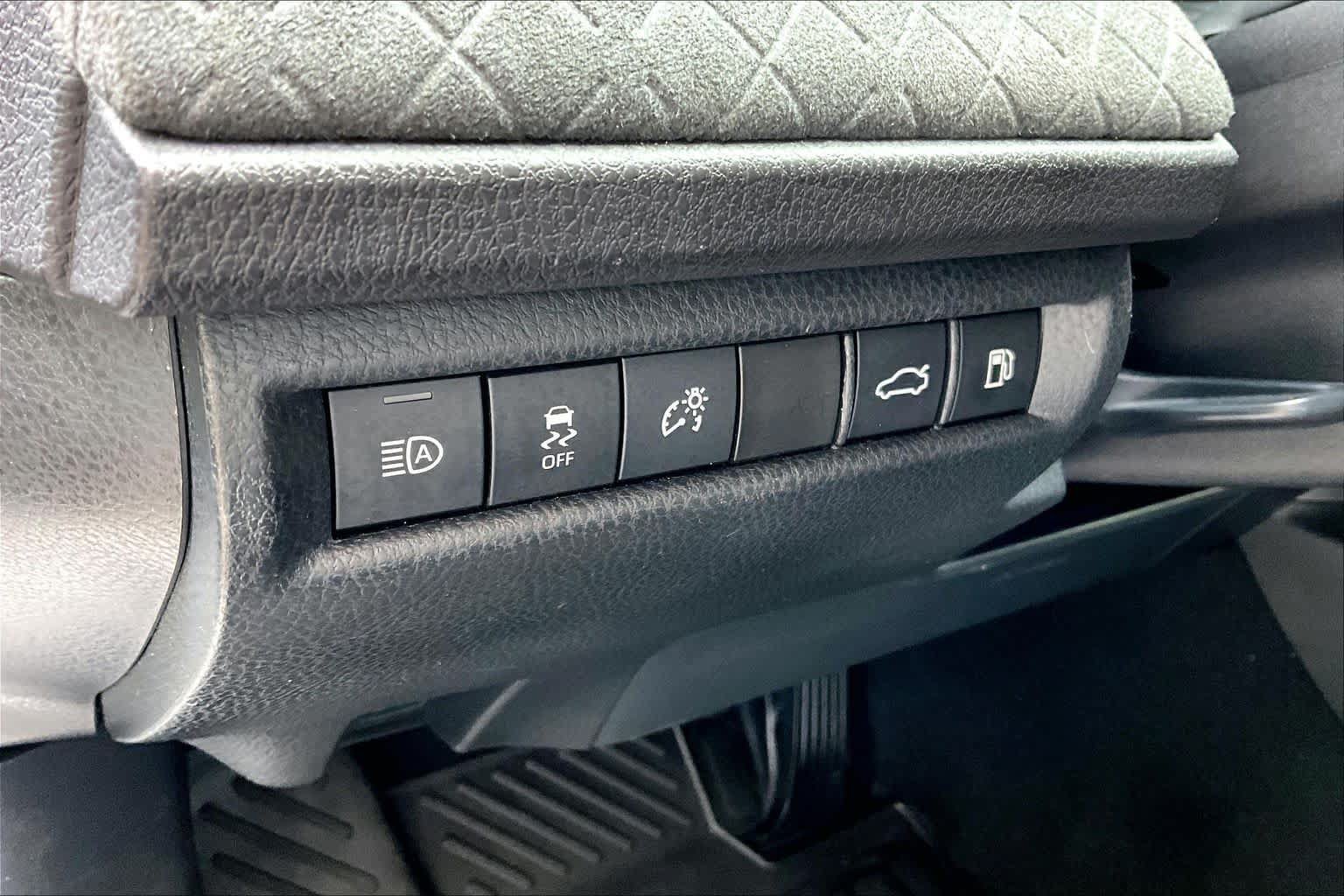Certified 2025 Toyota Camry XLE w/ Premium Package AWD/4WD image 32