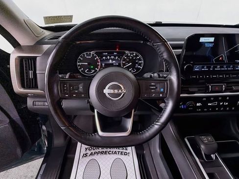 Used 2022 Nissan Pathfinder Platinum AWD/4WD image 11