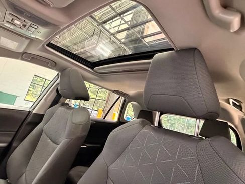 Used 2020 Toyota RAV4 XLE w/ Convenience Package AWD/4WD image 27