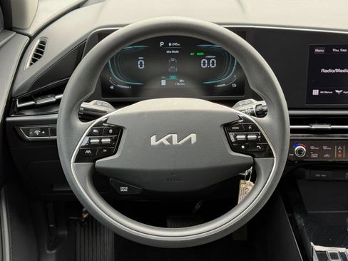 Used 2026 Kia Niro LX FWD image 28