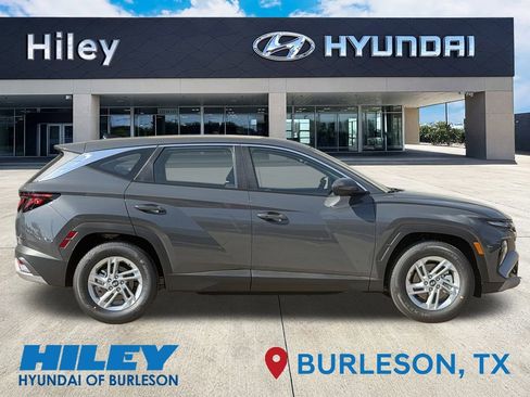 New 2026 Hyundai Tucson SE image 3