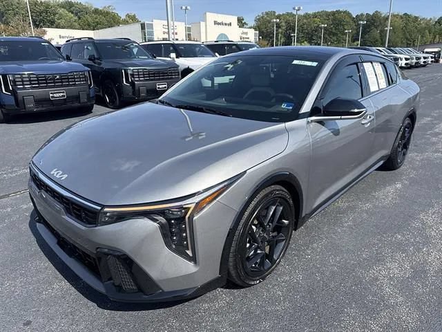 Certified 2025 Kia K4 GT-Line Turbo FWD image 4
