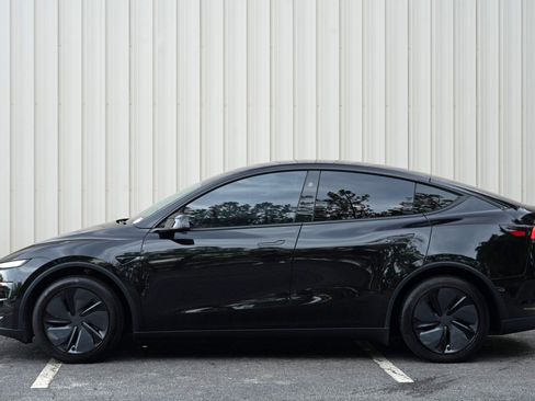 Used 2026 Tesla Model Y 2WD image 51