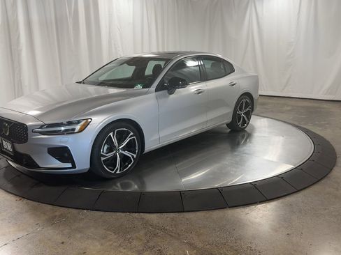 Used 2024 Volvo S60 B5 Plus image 6