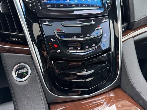 Used 2019 Cadillac Escalade ESV Premium Luxury image 42