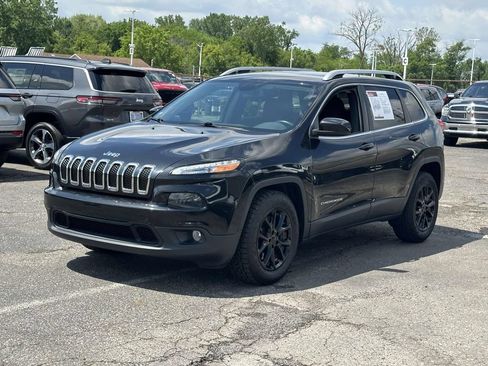 Used 2016 Jeep Cherokee Latitude FWD image 7