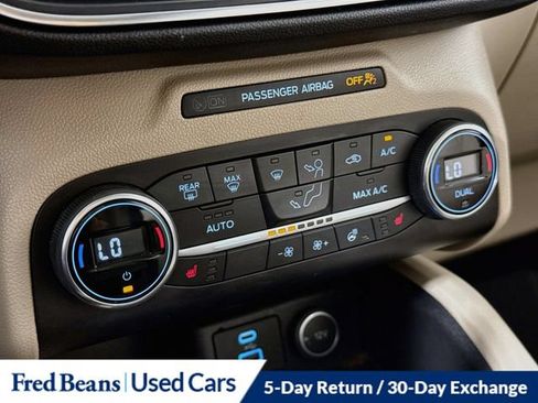 Used 2020 Ford Escape Titanium w/ Titanium Premium Package 2.0 AWD/4WD image 23