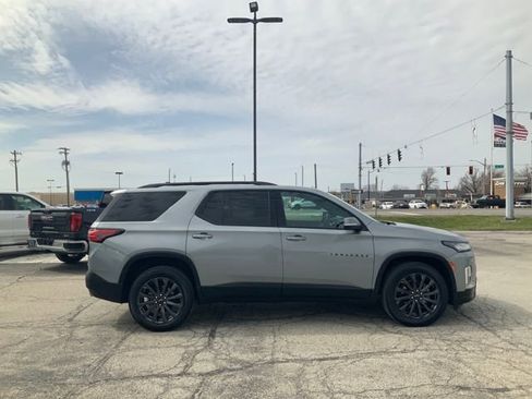 Used 2023 Chevrolet Traverse RS image 6