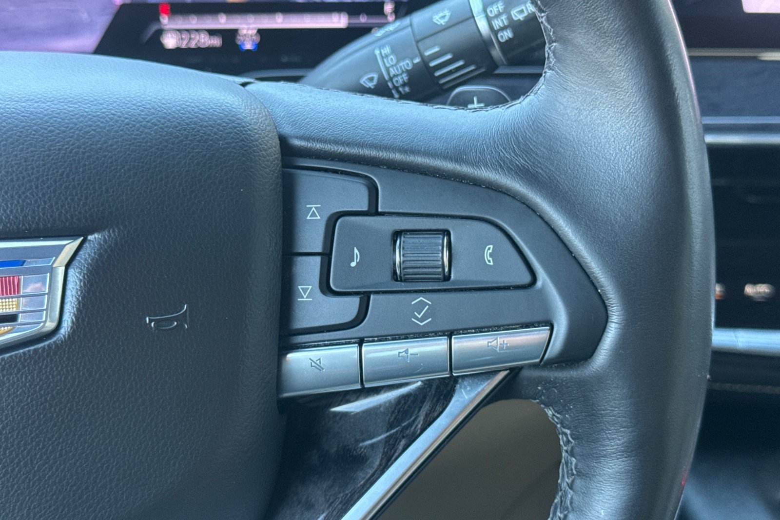 Certified 2023 Cadillac Escalade Premium Luxury AWD/4WD image 37