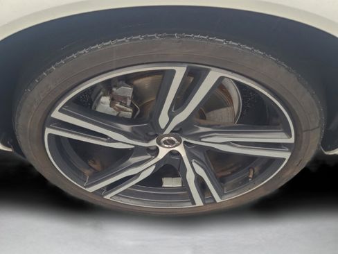 Used 2019 Volvo XC90 T6 R-Design w/ Advanced Package image 30