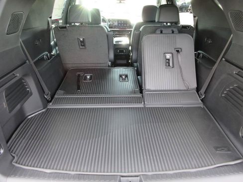 New 2026 Chevrolet Traverse Z71 w/ Driver Confidence Package image 12