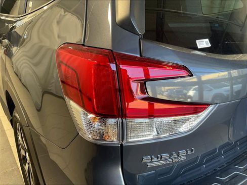 Used 2023 Subaru Forester Premium image 33