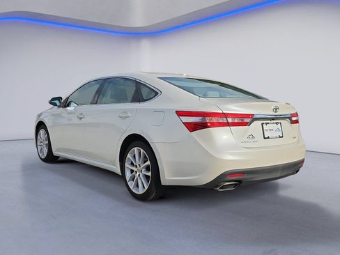 Used 2013 Toyota Avalon XLE Touring w/ Preferred Accessory Package FWD image 3