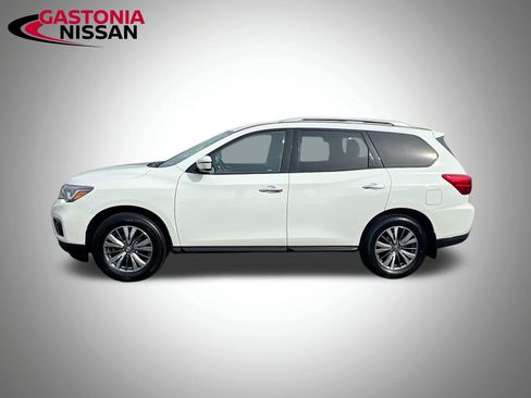 Used 2020 Nissan Pathfinder S image 5