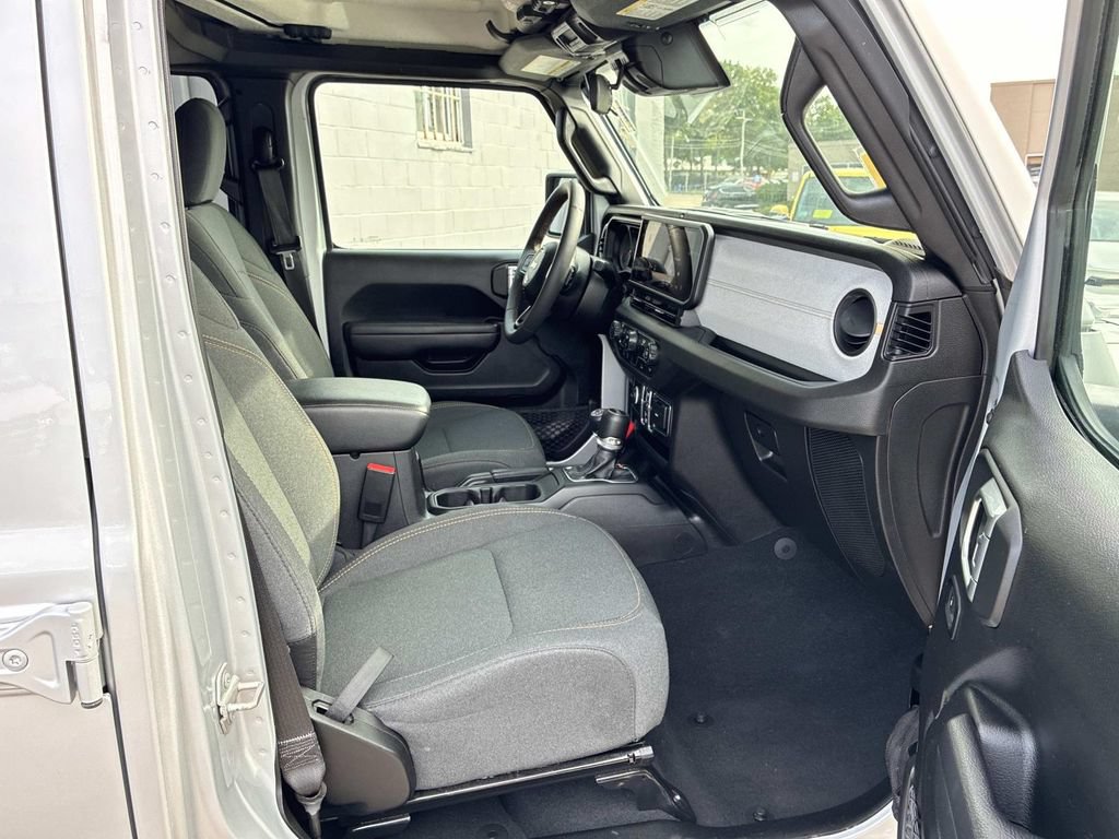 Used 2024 Jeep Wrangler Unlimited Sport AWD/4WD image 10