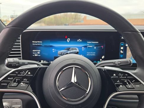 Used 2025 Mercedes-Benz GLS 450 4MATIC image 36