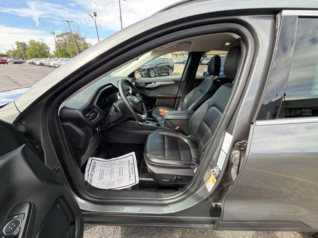 Certified 2025 Ford Escape Platinum AWD/4WD image 23