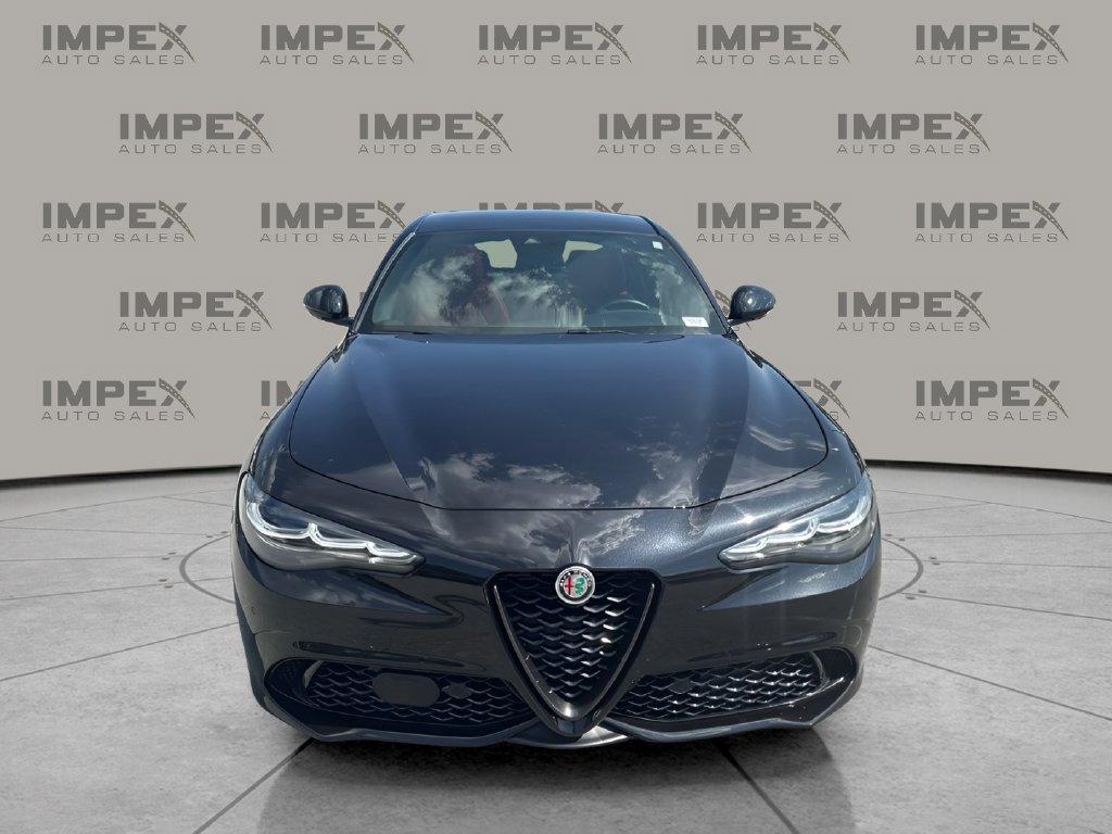 Used 2024 Alfa Romeo Giulia Veloce RWD image 8