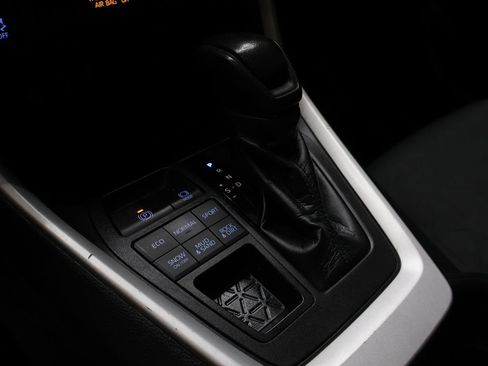 Used 2021 Toyota RAV4 XLE image 23