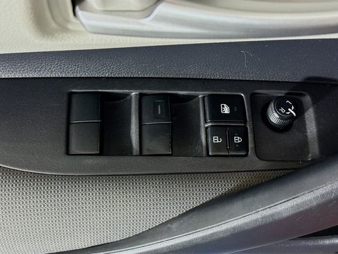 Used 2021 Toyota Corolla LE w/ LE Convenience Package image 24